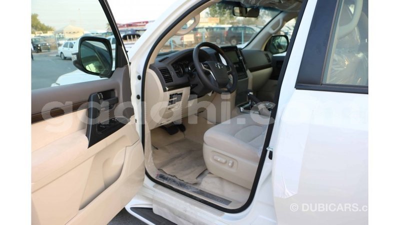 Big with watermark toyota land cruiser somalia import dubai 4008