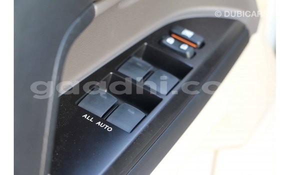 Nunua Imported Toyota Land Cruiser Nyeupe Gari ndani ya Import - Dubai nchini Somalia Nunua Imported Toyota Land Cruiser Nyeupe Gari ndani ya Import - Dubai nchini Somalia