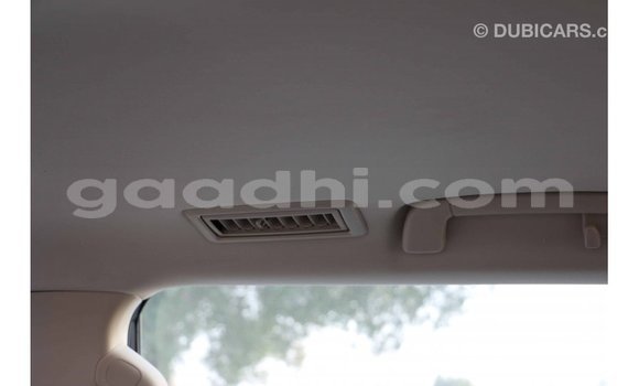 Nunua Imported Toyota Land Cruiser Nyeupe Gari ndani ya Import - Dubai nchini Somalia Nunua Imported Toyota Land Cruiser Nyeupe Gari ndani ya Import - Dubai nchini Somalia