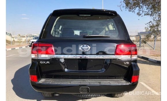 Nunua Imported Toyota Land Cruiser Nyeusi Gari ndani ya Import - Dubai nchini Somalia Nunua Imported Toyota Land Cruiser Nyeusi Gari ndani ya Import - Dubai nchini Somalia