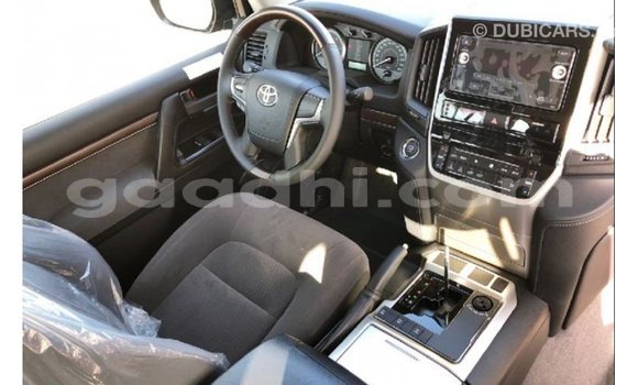 Nunua Imported Toyota Land Cruiser Nyeusi Gari ndani ya Import - Dubai nchini Somalia Nunua Imported Toyota Land Cruiser Nyeusi Gari ndani ya Import - Dubai nchini Somalia
