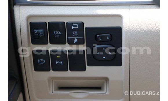 Nunua Imported Toyota Land Cruiser Nyeupe Gari ndani ya Import - Dubai nchini Somalia Nunua Imported Toyota Land Cruiser Nyeupe Gari ndani ya Import - Dubai nchini Somalia