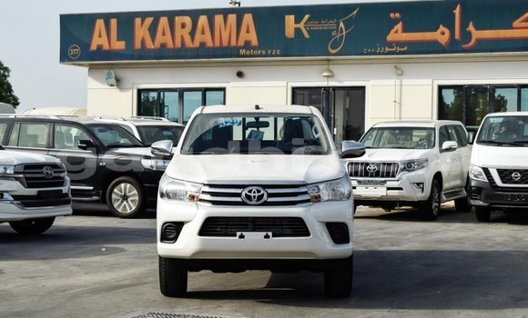 ይግዙ Imported Toyota Hilux ነጭ መኪና በ Import - Dubai በ ሶማሊያ ይግዙ Imported Toyota Hilux ነጭ መኪና በ Import - Dubai በ ሶማሊያ