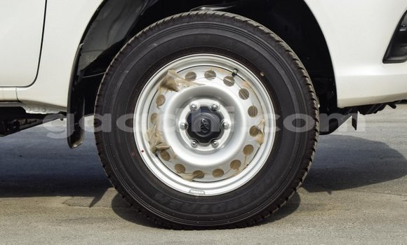 ይግዙ Imported Toyota Hilux ነጭ መኪና በ Import - Dubai በ ሶማሊያ ይግዙ Imported Toyota Hilux ነጭ መኪና በ Import - Dubai በ ሶማሊያ