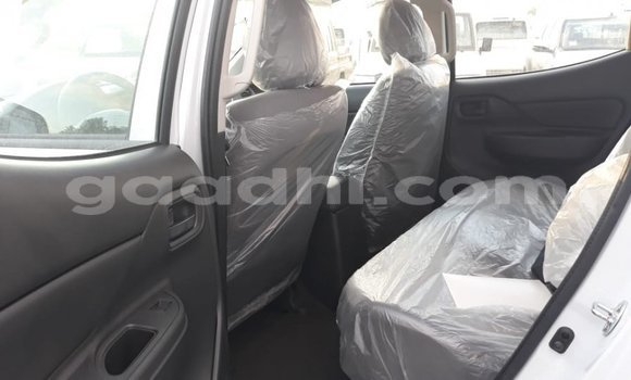 Nunua Imported Mitsubishi L200 Nyeupe Gari ndani ya Import - Dubai nchini Somalia Nunua Imported Mitsubishi L200 Nyeupe Gari ndani ya Import - Dubai nchini Somalia