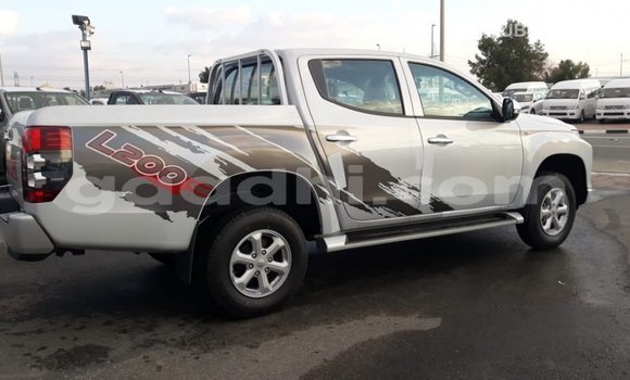 Nunua Imported Mitsubishi L200 Nyeupe Gari ndani ya Import - Dubai nchini Somalia Nunua Imported Mitsubishi L200 Nyeupe Gari ndani ya Import - Dubai nchini Somalia