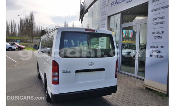 Buy Import Toyota Hiace White Car in Import - Dubai in Somalia Buy Import Toyota Hiace White Car in Import - Dubai in Somalia