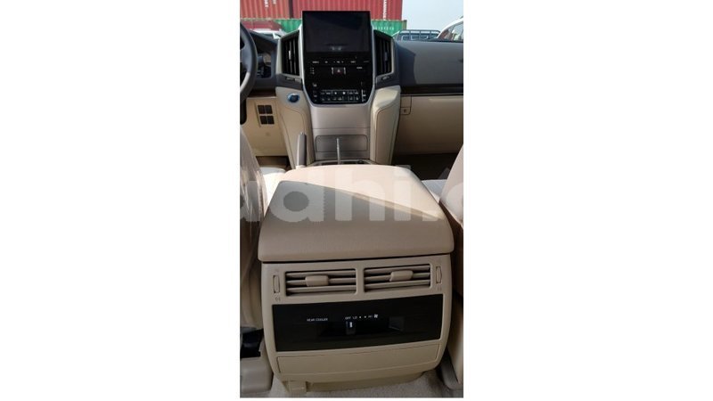 Big with watermark toyota land cruiser somalia import dubai 4021