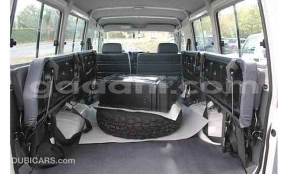 ይግዙ Imported Toyota Land Cruiser ነጭ መኪና በ Import - Dubai በ ሶማሊያ ይግዙ Imported Toyota Land Cruiser ነጭ መኪና በ Import - Dubai በ ሶማሊያ