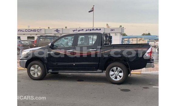 Nunua Imported Toyota Hilux Nyeusi Gari ndani ya Import - Dubai nchini Somalia Nunua Imported Toyota Hilux Nyeusi Gari ndani ya Import - Dubai nchini Somalia