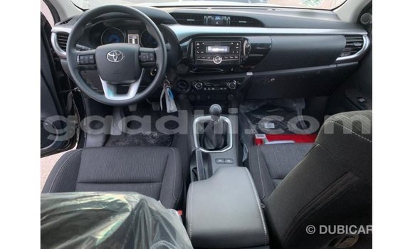 Nunua Imported Toyota Hilux Nyeusi Gari ndani ya Import - Dubai nchini Somalia Nunua Imported Toyota Hilux Nyeusi Gari ndani ya Import - Dubai nchini Somalia