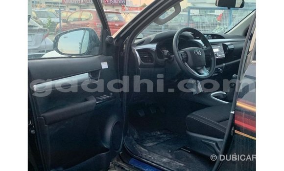Nunua Imported Toyota Hilux Nyeusi Gari ndani ya Import - Dubai nchini Somalia Nunua Imported Toyota Hilux Nyeusi Gari ndani ya Import - Dubai nchini Somalia