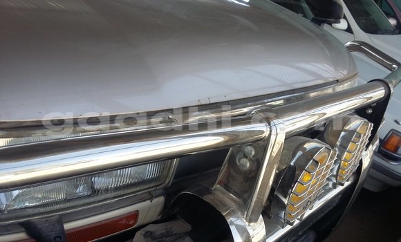 Oofamaa Toyota Land Cruiser Silver Makiinaa iti Hargeysa keessatti Somaliland keessatti Oofamaa Toyota Land Cruiser Silver Makiinaa iti Hargeysa keessatti Somaliland keessatti