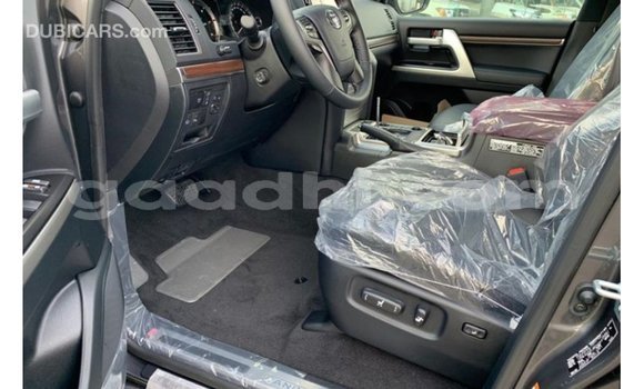 Nunua Imported Toyota Land Cruiser Nyeusi Gari ndani ya Import - Dubai nchini Somalia Nunua Imported Toyota Land Cruiser Nyeusi Gari ndani ya Import - Dubai nchini Somalia