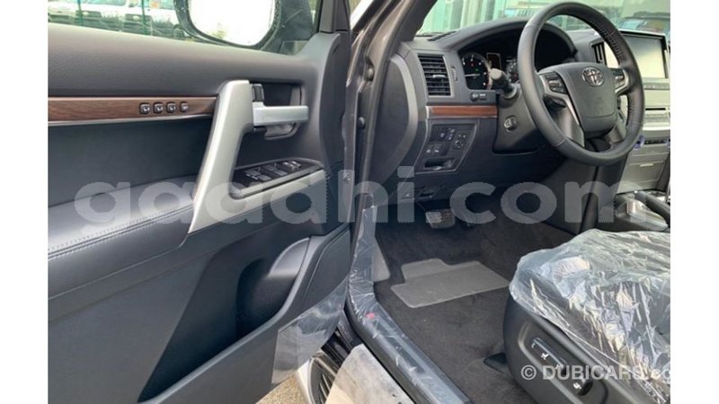 Big with watermark toyota land cruiser somalia import dubai 4031