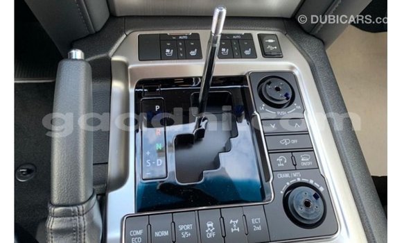 Nunua Imported Toyota Land Cruiser Nyeusi Gari ndani ya Import - Dubai nchini Somalia Nunua Imported Toyota Land Cruiser Nyeusi Gari ndani ya Import - Dubai nchini Somalia