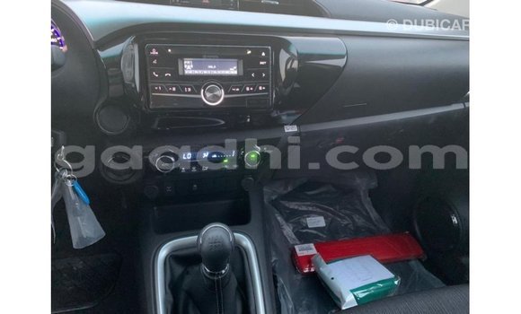 Imported Toyota Hilux Black Makiinaa iti Import - Dubai keessatti Somalia keessatti Imported Toyota Hilux Black Makiinaa iti Import - Dubai keessatti Somalia keessatti