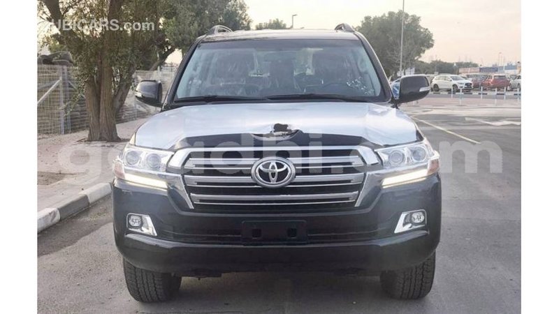 Big with watermark toyota land cruiser somalia import dubai 4035