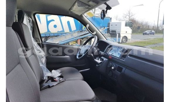 اشتري Imported Toyota Hiace أبيض سيارة في Import - Dubai في الصومال اشتري Imported Toyota Hiace أبيض سيارة في Import - Dubai في الصومال