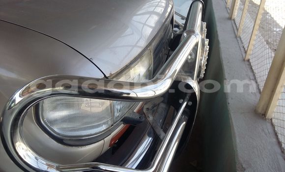 Oofamaa Toyota Land Cruiser Silver Makiinaa iti Hargeysa keessatti Somaliland keessatti Oofamaa Toyota Land Cruiser Silver Makiinaa iti Hargeysa keessatti Somaliland keessatti