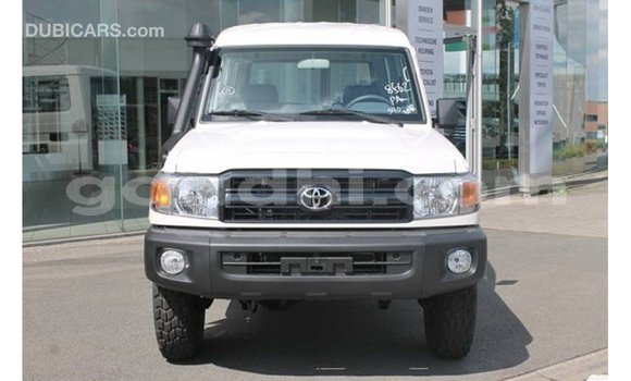 ይግዙ Imported Toyota Land Cruiser ነጭ መኪና በ Import - Dubai በ ሶማሊያ ይግዙ Imported Toyota Land Cruiser ነጭ መኪና በ Import - Dubai በ ሶማሊያ