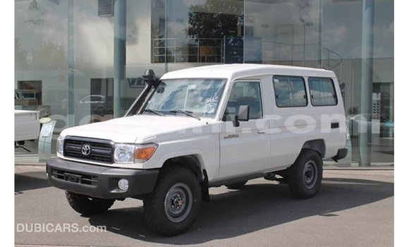 ይግዙ Imported Toyota Land Cruiser ነጭ መኪና በ Import - Dubai በ ሶማሊያ ይግዙ Imported Toyota Land Cruiser ነጭ መኪና በ Import - Dubai በ ሶማሊያ