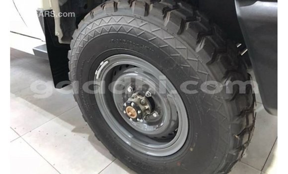 ይግዙ Imported Toyota Land Cruiser ነጭ መኪና በ Import - Dubai በ ሶማሊያ ይግዙ Imported Toyota Land Cruiser ነጭ መኪና በ Import - Dubai በ ሶማሊያ