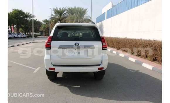 Nunua Imported Toyota Prado Nyeupe Gari ndani ya Import - Dubai nchini Somalia Nunua Imported Toyota Prado Nyeupe Gari ndani ya Import - Dubai nchini Somalia