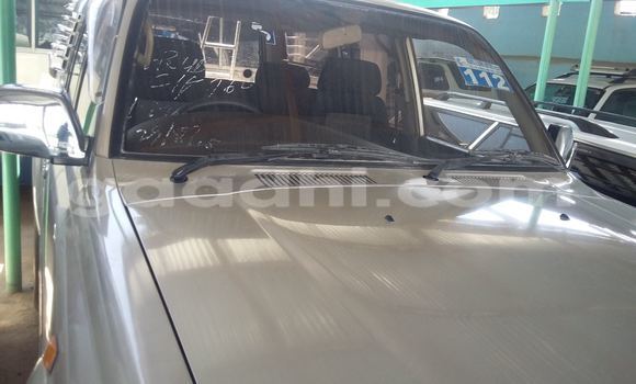 Oofamaa Toyota Land Cruiser Silver Makiinaa iti Hargeysa keessatti Somaliland keessatti Oofamaa Toyota Land Cruiser Silver Makiinaa iti Hargeysa keessatti Somaliland keessatti