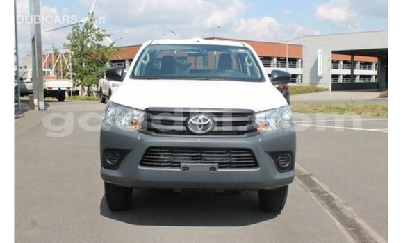 ይግዙ Imported Toyota Hilux ነጭ መኪና በ Import - Dubai በ ሶማሊያ ይግዙ Imported Toyota Hilux ነጭ መኪና በ Import - Dubai በ ሶማሊያ