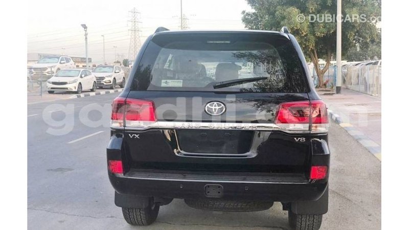 Big with watermark toyota land cruiser somalia import dubai 4047