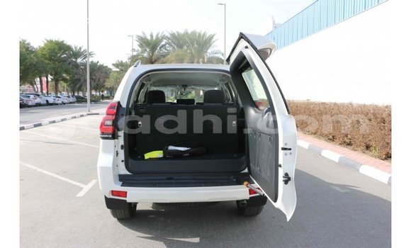 Nunua Imported Toyota Prado Nyeupe Gari ndani ya Import - Dubai nchini Somalia Nunua Imported Toyota Prado Nyeupe Gari ndani ya Import - Dubai nchini Somalia