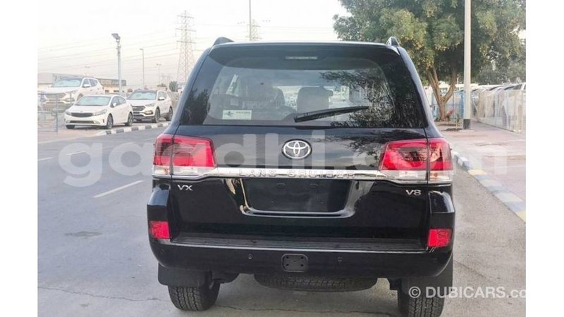 Big with watermark toyota land cruiser somalia import dubai 4047