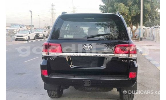 ይግዙ Imported Toyota Land Cruiser ጥቁር መኪና በ Import - Dubai በ ሶማሊያ ይግዙ Imported Toyota Land Cruiser ጥቁር መኪና በ Import - Dubai በ ሶማሊያ