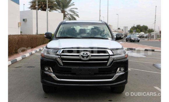 Nunua Imported Toyota Land Cruiser Nyeusi Gari ndani ya Import - Dubai nchini Somalia Nunua Imported Toyota Land Cruiser Nyeusi Gari ndani ya Import - Dubai nchini Somalia