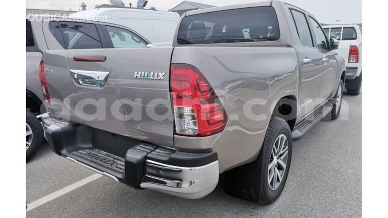 Big with watermark toyota hilux somalia import dubai 4049