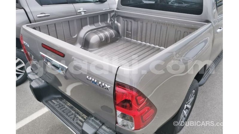 Big with watermark toyota hilux somalia import dubai 4049