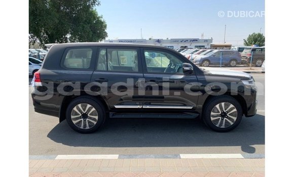 ይግዙ Imported Toyota Land Cruiser ጥቁር መኪና በ Import - Dubai በ ሶማሊያ ይግዙ Imported Toyota Land Cruiser ጥቁር መኪና በ Import - Dubai በ ሶማሊያ