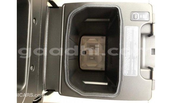 Acheter Import Voiture Toyota Land Cruiser Noir à Import - Dubai, Somalie Acheter Import Voiture Toyota Land Cruiser Noir à Import - Dubai, Somalie