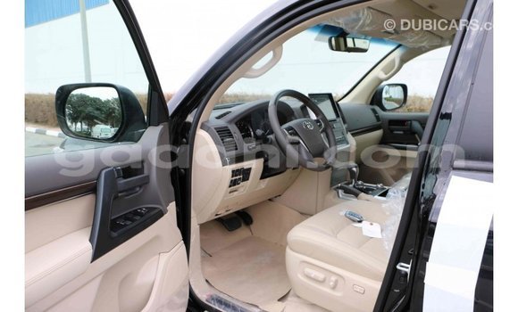 Nunua Imported Toyota Land Cruiser Nyeusi Gari ndani ya Import - Dubai nchini Somalia Nunua Imported Toyota Land Cruiser Nyeusi Gari ndani ya Import - Dubai nchini Somalia
