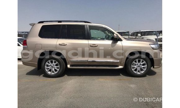 ይግዙ Imported Toyota Land Cruiser ሌላ መኪና በ Import - Dubai በ ሶማሊያ ይግዙ Imported Toyota Land Cruiser ሌላ መኪና በ Import - Dubai በ ሶማሊያ
