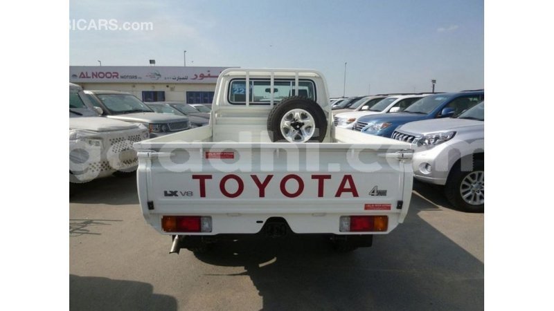 Big with watermark toyota land cruiser somalia import dubai 4055
