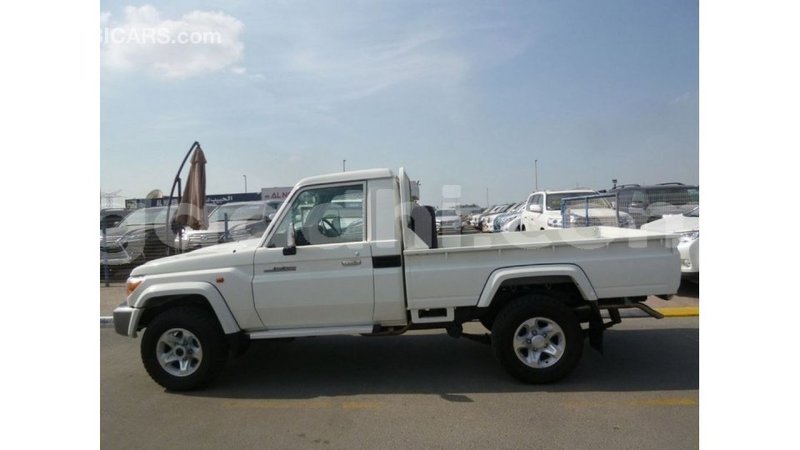 Big with watermark toyota land cruiser somalia import dubai 4055