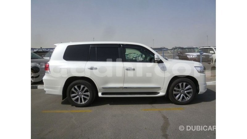 Big with watermark toyota land cruiser somalia import dubai 4056