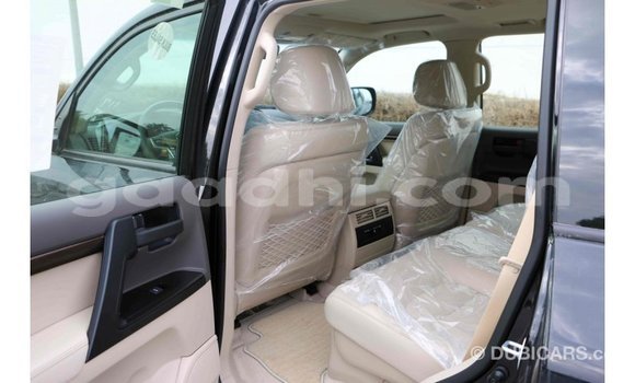 Nunua Imported Toyota Land Cruiser Nyeusi Gari ndani ya Import - Dubai nchini Somalia Nunua Imported Toyota Land Cruiser Nyeusi Gari ndani ya Import - Dubai nchini Somalia