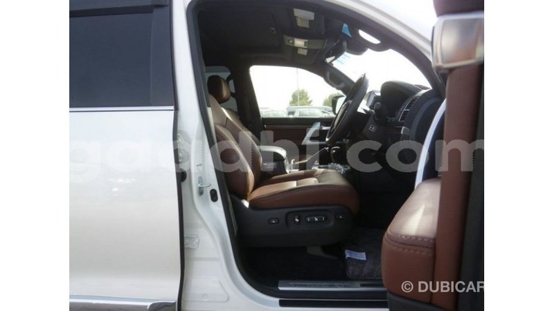 Big with watermark toyota land cruiser somalia import dubai 4056