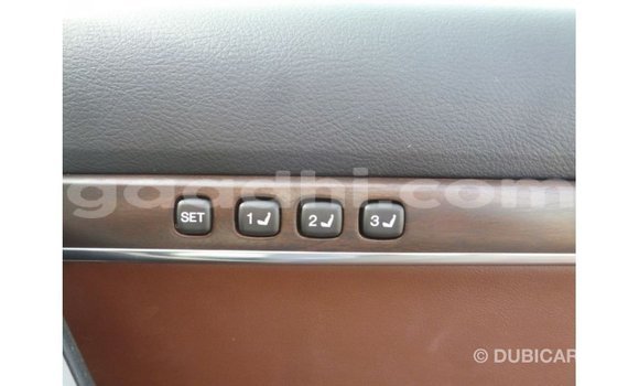 ይግዙ Imported Toyota Land Cruiser ነጭ መኪና በ Import - Dubai በ ሶማሊያ ይግዙ Imported Toyota Land Cruiser ነጭ መኪና በ Import - Dubai በ ሶማሊያ