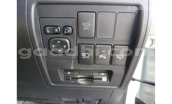 ይግዙ Imported Toyota Land Cruiser ነጭ መኪና በ Import - Dubai በ ሶማሊያ ይግዙ Imported Toyota Land Cruiser ነጭ መኪና በ Import - Dubai በ ሶማሊያ