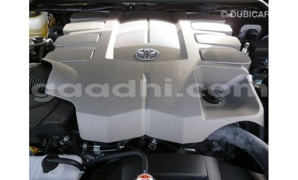 ይግዙ Imported Toyota Land Cruiser ነጭ መኪና በ Import - Dubai በ ሶማሊያ ይግዙ Imported Toyota Land Cruiser ነጭ መኪና በ Import - Dubai በ ሶማሊያ