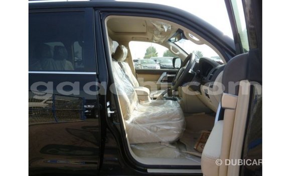 Acheter Import Voiture Toyota Land Cruiser Noir à Import - Dubai, Somalie Acheter Import Voiture Toyota Land Cruiser Noir à Import - Dubai, Somalie